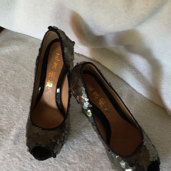L.A.M.B. Pewter sequin platforms size 7.5 - Picture 2 of 7